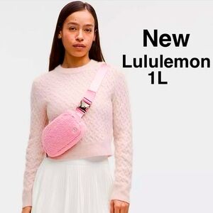 New lululemon Everywhere Belt Bag 1L  Fleece with tags pink & shopping bag⭐️⭐️⭐️